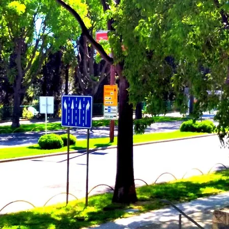 Suzana 2br With Balcony 公寓 *