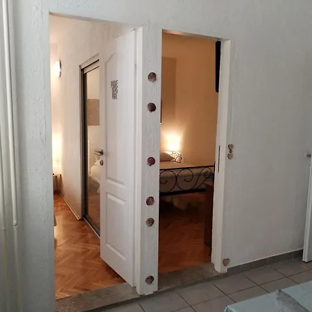 Suzana 2br With Balcony *