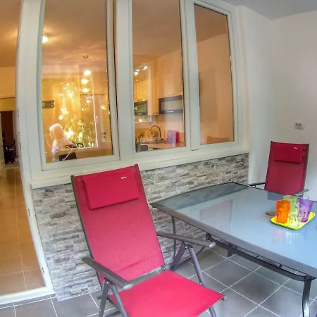 Lägenhet Suzana 2br With Balcony *