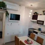 Suzana 2br With Balcony Appartamento Spalato