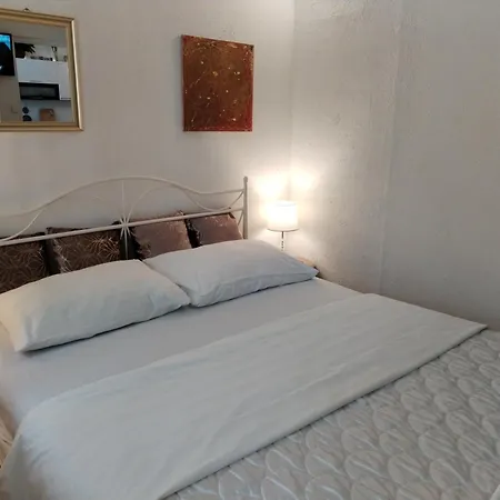 Suzana 2br With Balcony Apartment Split