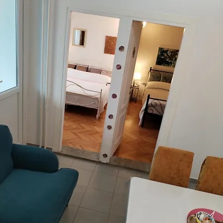Suzana 2br With Balcony Split