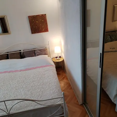 Suzana 2br With Balcony Split