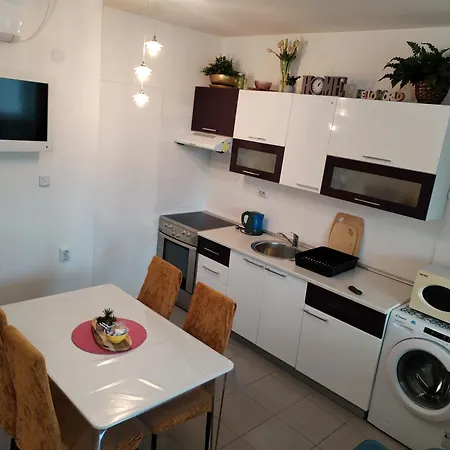 Suzana 2br With Balcony * Split