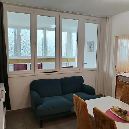 Suzana 2br With Balcony