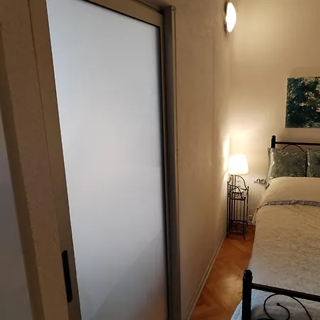Suzana 2br With Balcony Split