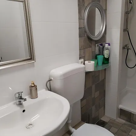 Suzana 2br With Balcony *