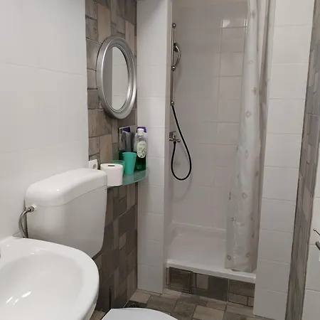 Suzana 2br With Balcony Split