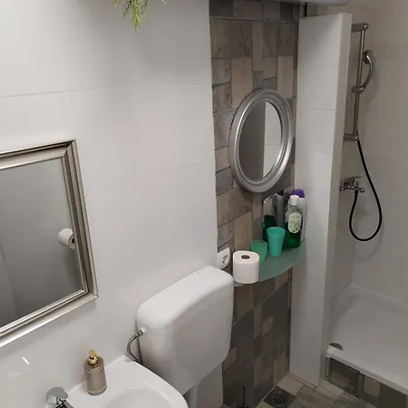 Suzana 2br With Balcony Split