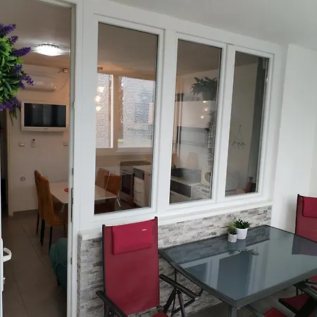 Suzana 2br With Balcony * Split
