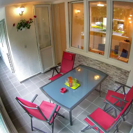 Suzana 2br With Balcony