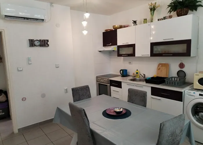 Suzana 2br With Balcony