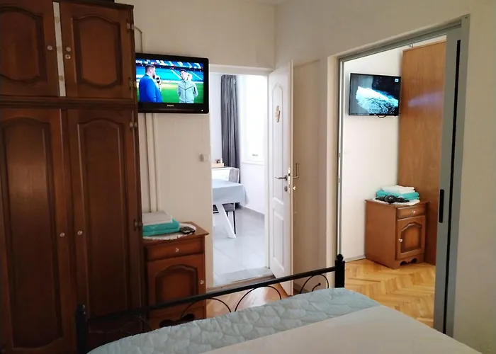 Suzana 2br With Balcony 아파트