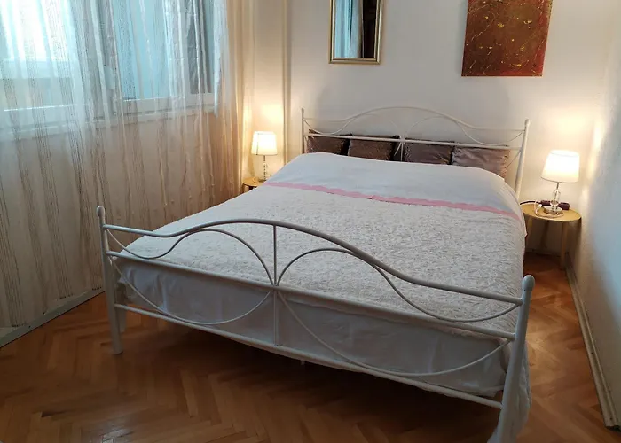Suzana 2br With Balcony