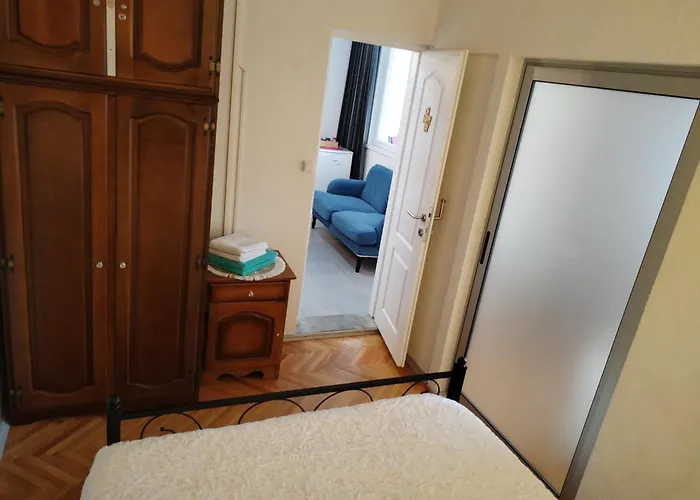Suzana 2br With Balcony Split