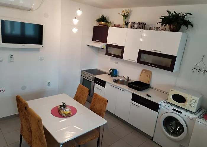 Suzana 2br With Balcony * Split