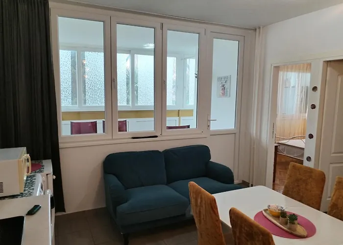 Suzana 2br With Balcony