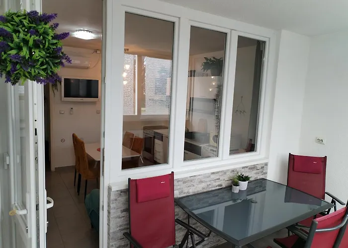 Suzana 2br With Balcony * Split